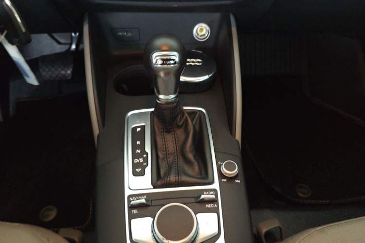 Used Audi A3 2020 Restyled Limousine 35 TFSI Ambition Version China VI Gear Lever