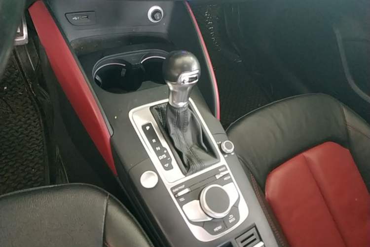 Used Audi A3 2020 Sportback 40 TFSI Style Edition China VI Emission Standard Gear Lever
