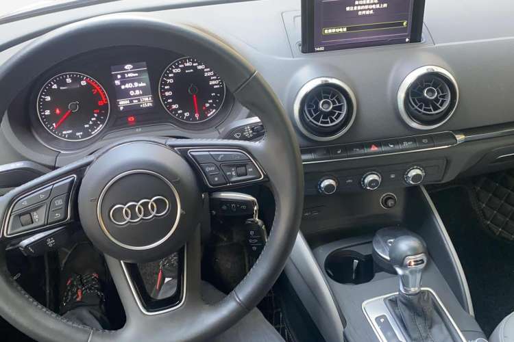 Used Audi A3 2020 Sportback 35 TFSI Fashion Edition China VI Emission Standard Interior 5