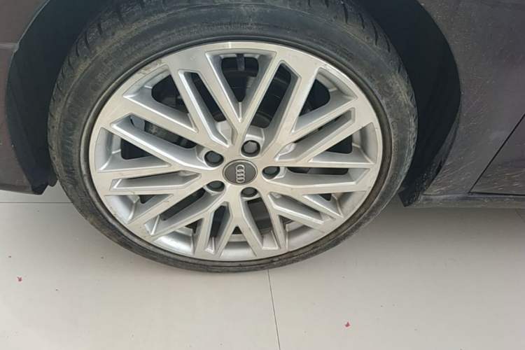 Used Audi A3 2020 Sportback 40 TFSI Style Edition China VI Emission Standard Left Front Wheel Hub