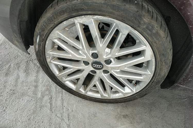 Used Audi A3 2020 Sportback 40 TFSI Style Edition China VI Emission Standard Right Rear Wheel Hub
