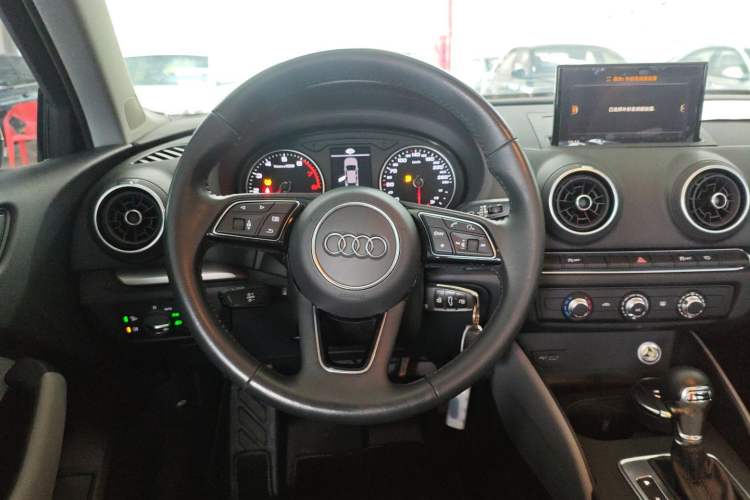 Used Audi A3 2020 Restyled Limousine 35 TFSI Ambition Version China VI Steering Wheel