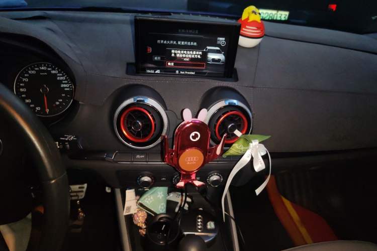 Used Audi A3 2020 Sportback 35 TFSI Fashion Edition China VI Emission Standard Audio And AC Panel