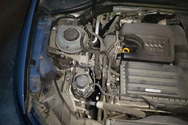 Used Audi A3 2020 Sportback 35 TFSI Fashion Edition China VI Emission Standard Engine Bay Right