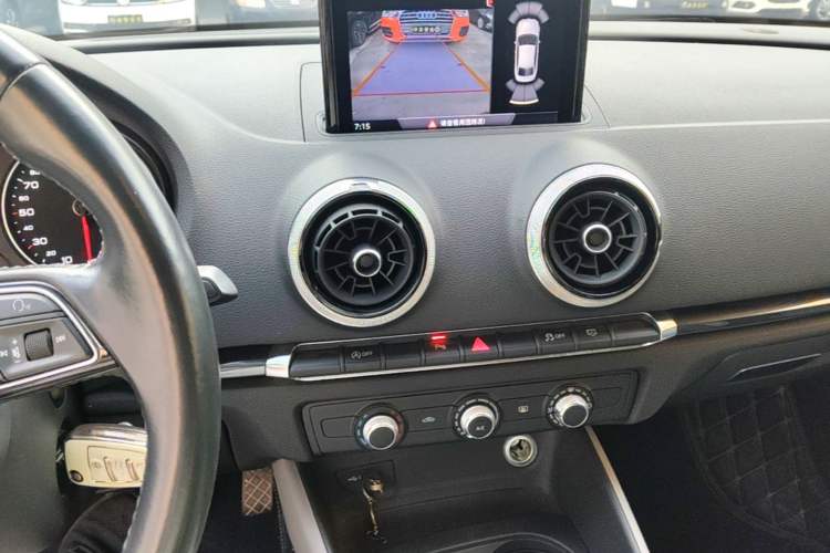 Used Audi A3 2020 Limousine 35 TFSI Fashion Edition China VI Emission Standard Audio And AC Panel