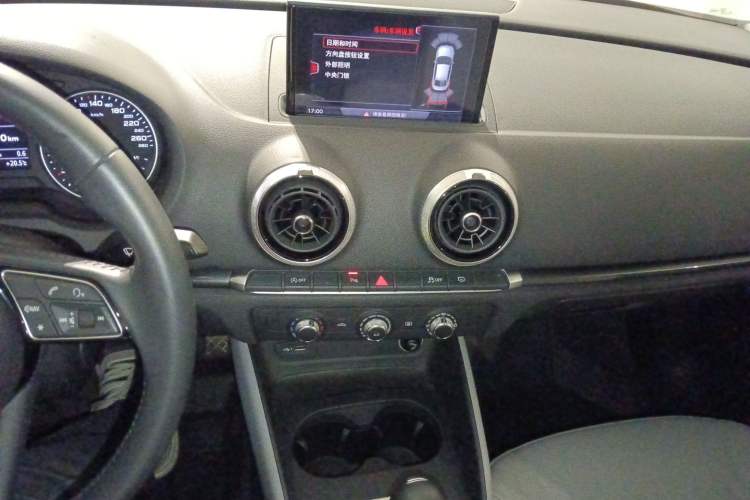 Used Audi A3 2020 Limousine 35 TFSI Fashion Edition China VI Emission Standard Audio And AC Panel