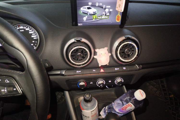 Used Audi A3 2020 Limousine 35 TFSI Fashion Edition China VI Emission Standard Audio And AC Panel