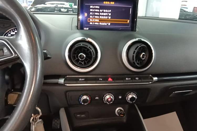 Used Audi A3 2020 Limousine 35 TFSI Fashion Edition China VI Emission Standard Audio And AC Panel