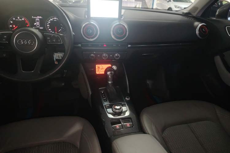 Used Audi A3 2020 Limousine 35 TFSI Fashion Edition China VI Emission Standard Audio And AC Panel