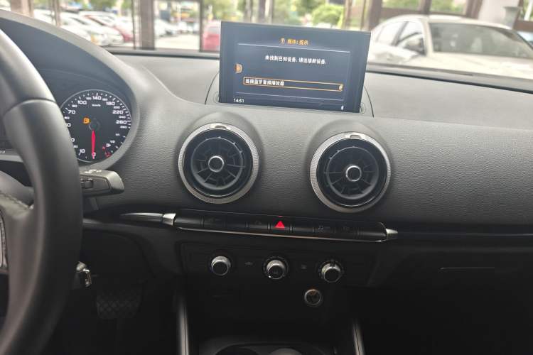 Used Audi A3 2020 Limousine 35 TFSI Fashion Edition China VI Emission Standard Audio And AC Panel