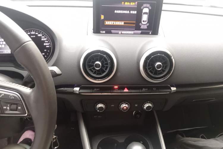 Used Audi A3 2020 Limousine 35 TFSI Fashion Edition China VI Emission Standard Audio And AC Panel
