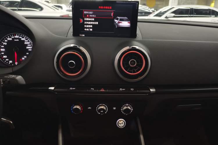 Used Audi A3 2020 Sportback 35 TFSI Fashion Edition China VI Emission Standard Audio And AC Panel