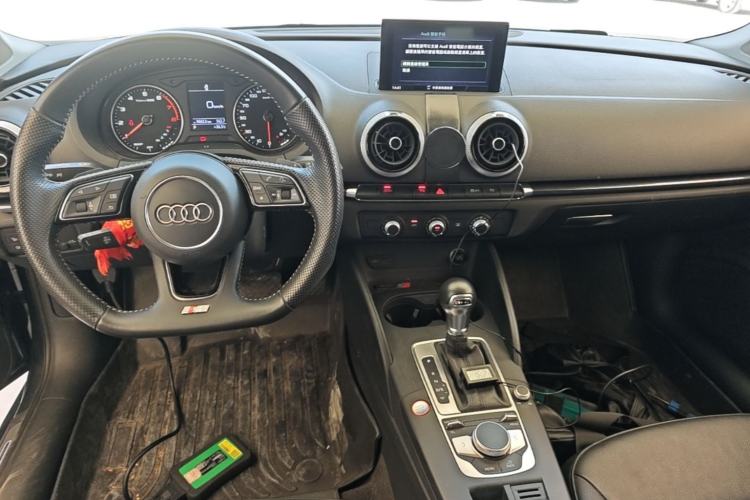 Used Audi A3 2020 Limousine 35 TFSI Fashion Edition China VI Emission Standard Center Console