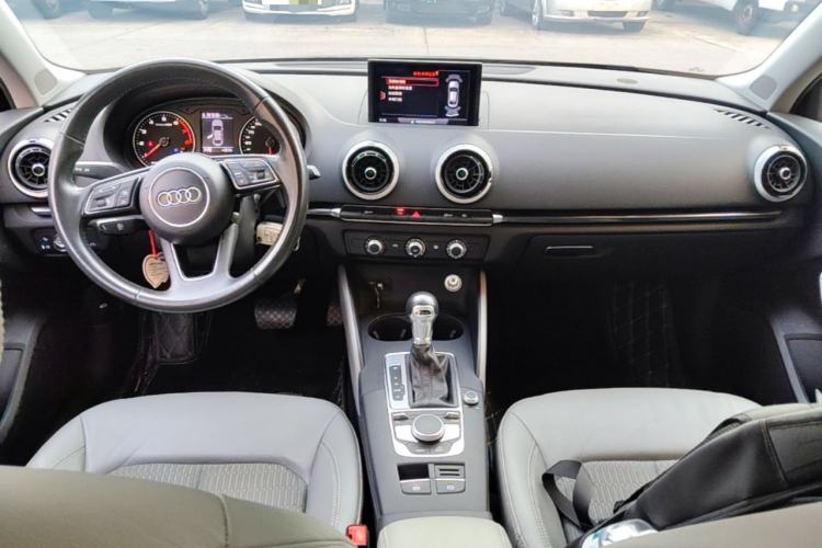 Used Audi A3 2020 Limousine 35 TFSI Fashion Edition China VI Emission Standard Center Console