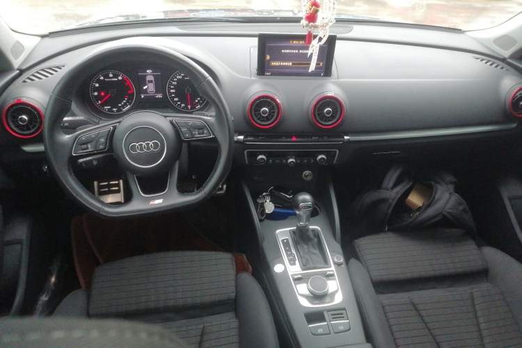 Used Audi A3 2020 Sportback 35 TFSI Sporty Model China VI Center Console