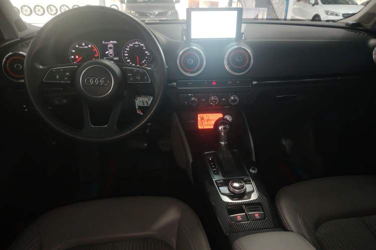 Used Audi A3 2020 Limousine 35 TFSI Fashion Edition China VI Emission Standard Center Console