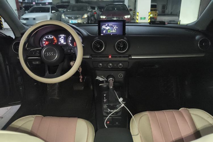 Used Audi A3 2020 Restyled Sportback 35 TFSI Entry-Level China VI Emission Standard Center Console