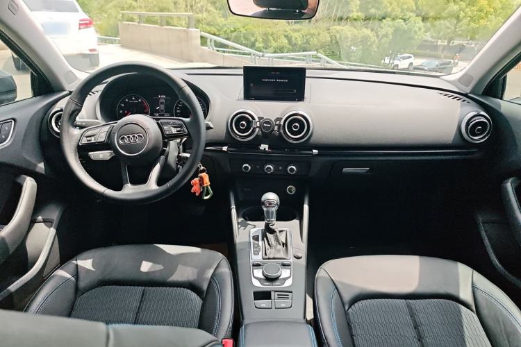 Used Audi A3 2020 Limousine 35 TFSI Fashion Edition China VI Emission Standard Center Console