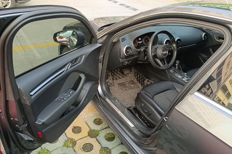 Used Audi A3 2020 Sportback 35 TFSI Fashion Edition China VI Emission Standard Driver Seat