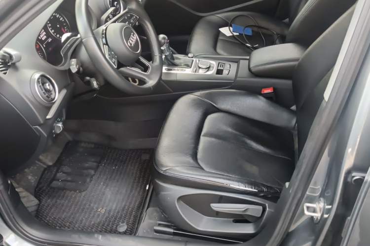Used Audi A3 2020 Sportback 35 TFSI Ambition China VI Driver Seat