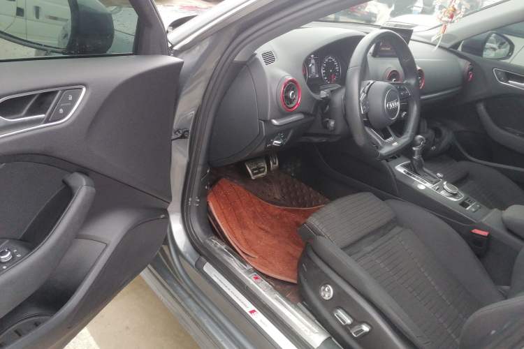 Used Audi A3 2020 Sportback 35 TFSI Sporty Model China VI Driver Seat