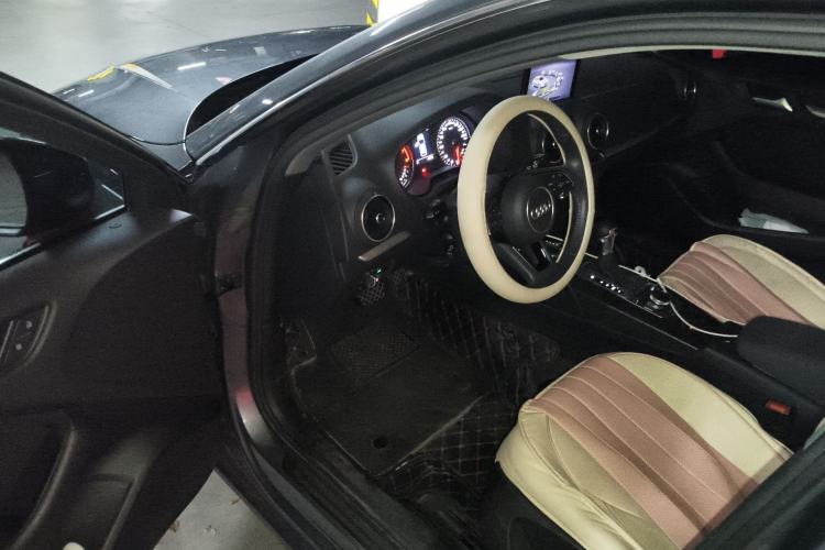 Used Audi A3 2020 Restyled Sportback 35 TFSI Entry-Level China VI Emission Standard Driver Seat