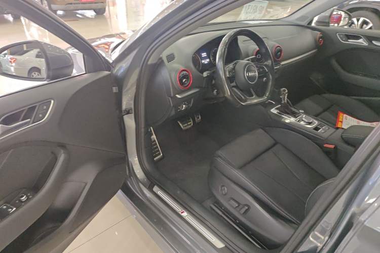 Used Audi A3 2020 Limousine 35 TFSI Sporty Version China VI Driver Seat