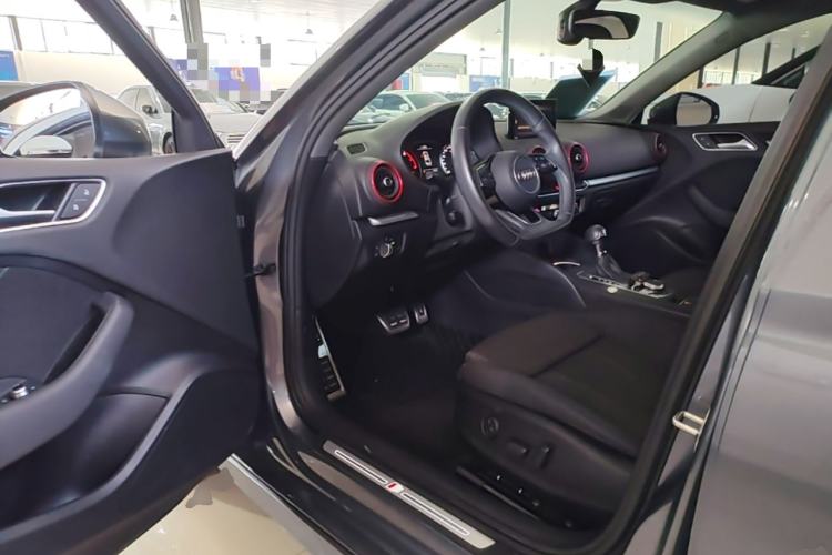 Used Audi A3 2020 Limousine 35 TFSI Sporty Version China VI Driver Seat