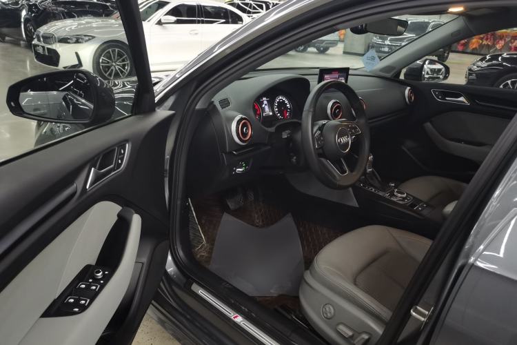 Used Audi A3 2020 Sportback 35 TFSI Fashion Edition China VI Emission Standard Driver Seat