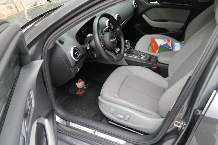 Used Audi A3 2020 Limousine 35 TFSI Fashion Edition China VI Emission Standard Driver Seat