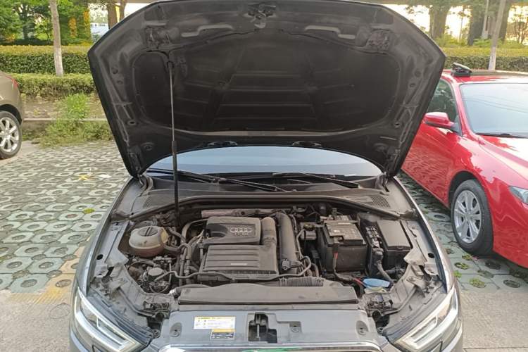Used Audi A3 2020 Sportback 35 TFSI Fashion Edition China VI Emission Standard Engine Bay