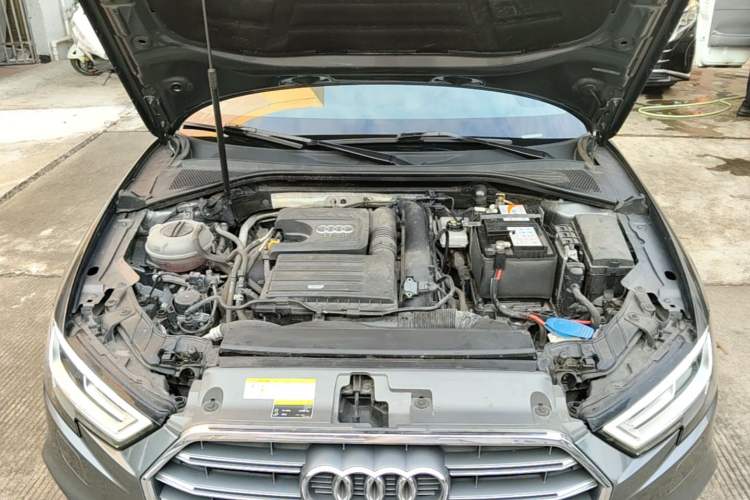 Used Audi A3 2020 Limousine 35 TFSI Fashion Edition China VI Emission Standard Engine Bay