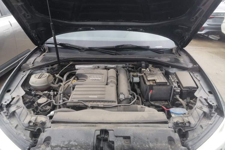 Used Audi A3 2020 Sportback 35 TFSI Sporty Model China VI Engine Bay