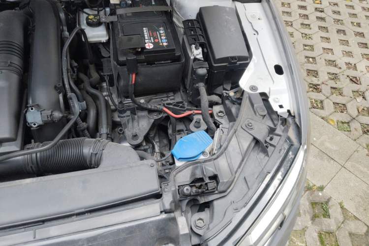 Used Audi A3 2020 Limousine 35 TFSI Fashion Edition China VI Emission Standard Engine Bay Left