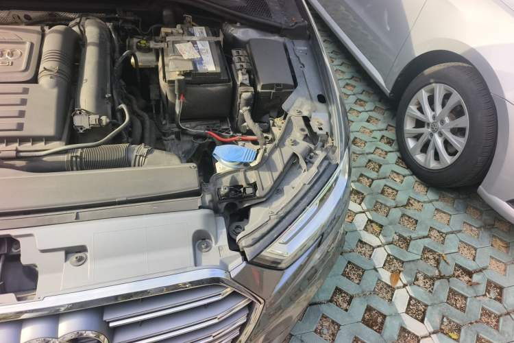 Used Audi A3 2020 Sportback 35 TFSI Sporty Model China VI Engine Bay Left