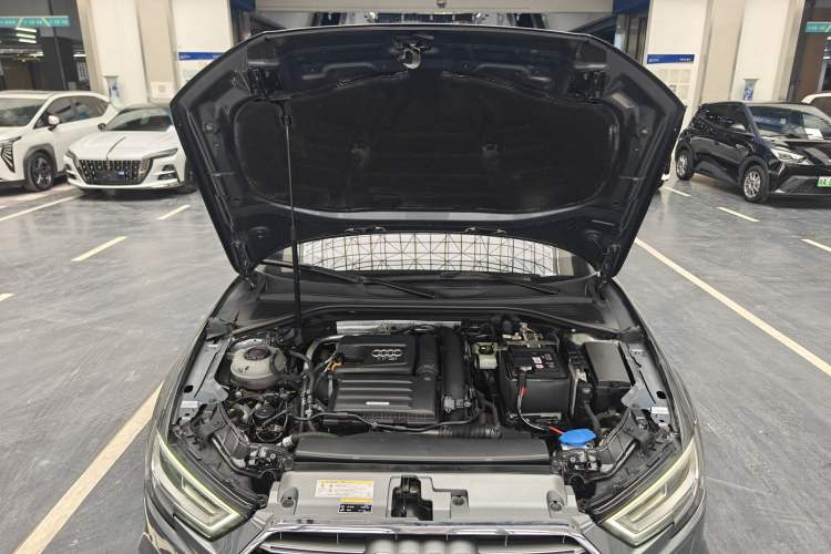 Used Audi A3 2020 Limousine 35 TFSI Fashion Edition China VI Emission Standard Engine Bay