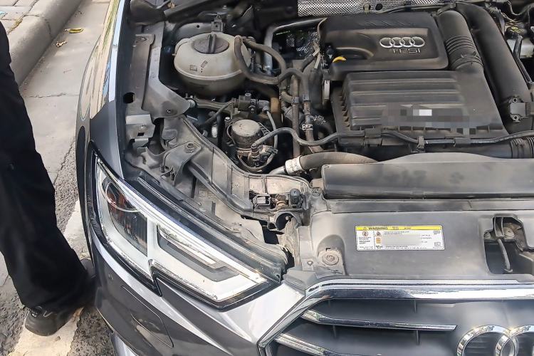 Used Audi A3 2020 Sportback 35 TFSI Ambition China VI Engine Bay Right
