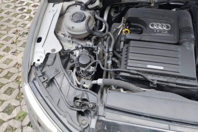 Used Audi A3 2020 Limousine 35 TFSI Fashion Edition China VI Emission Standard Engine Bay Right