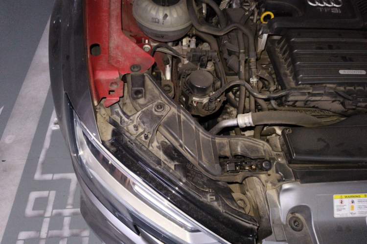 Used Audi A3 2020 Limousine 35 TFSI Fashion Edition China VI Emission Standard Engine Bay Right