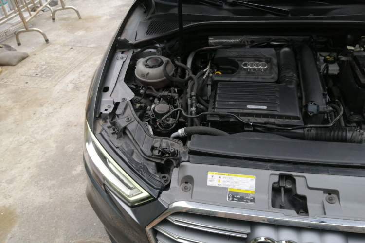 Used Audi A3 2020 Limousine 35 TFSI Fashion Edition China VI Emission Standard Engine Bay Right