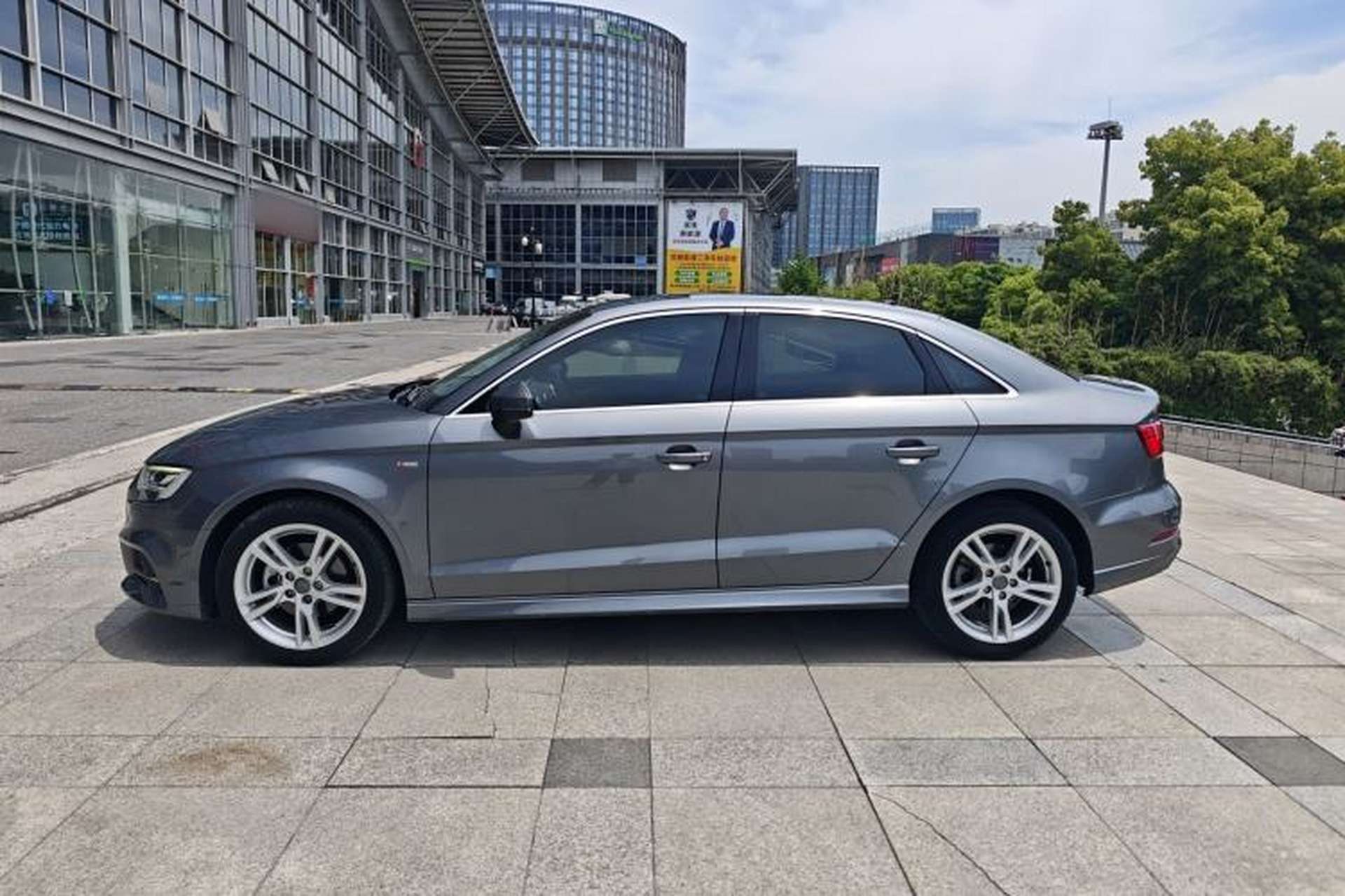 Used Audi A3 2020 Limousine 35 TFSI Fashion Edition China VI Emission Standard Exterior 2