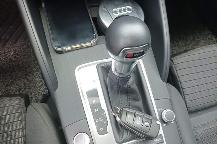 Used Audi A3 2020 Limousine 35 TFSI Sporty Version China VI Gear Lever