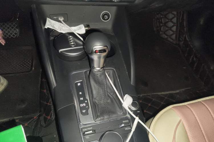 Used Audi A3 2020 Restyled Sportback 35 TFSI Entry-Level China VI Emission Standard Gear Lever