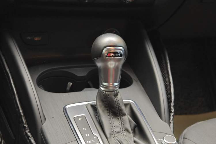 Used Audi A3 2020 Limousine 35 TFSI Ambition China VI Gear Lever