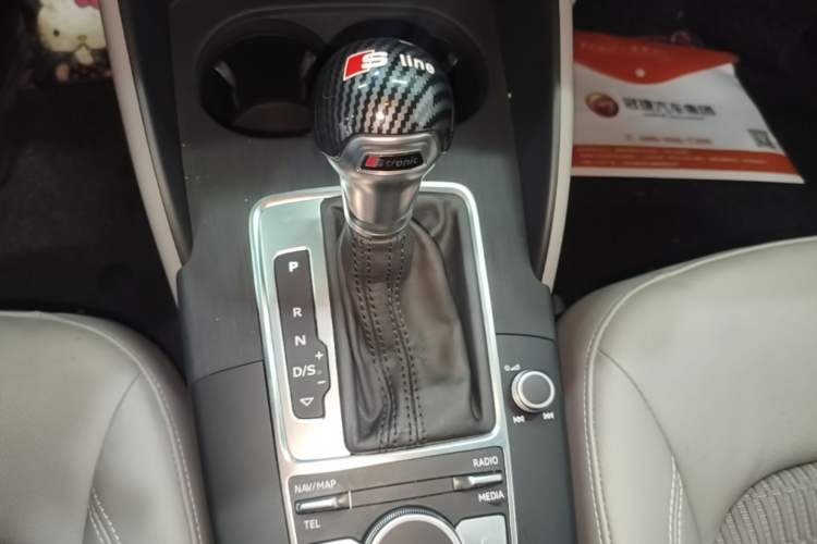 Used Audi A3 2020 Limousine 35 TFSI Fashion Edition China VI Emission Standard Gear Lever