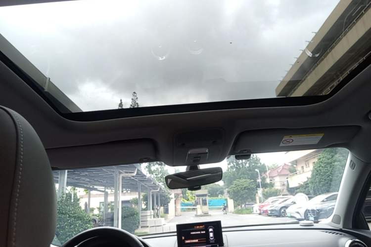 Used Audi A3 2020 Limousine 35 TFSI Fashion Edition China VI Emission Standard Headliner