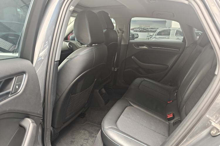 Used Audi A3 2020 Limousine 35 TFSI Fashion Edition China VI Emission Standard Interior 2