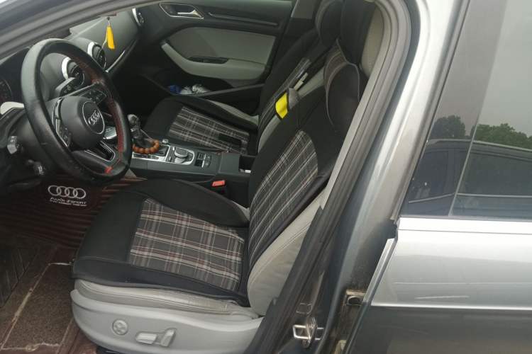 Used Audi A3 2020 Sportback 35 TFSI Fashion Edition China VI Emission Standard Left Front Seat