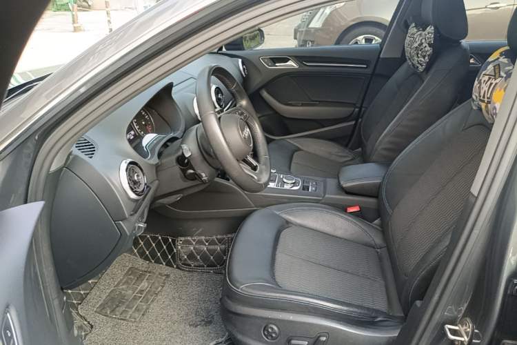 Used Audi A3 2020 Sportback 35 TFSI Fashion Edition China VI Emission Standard Left Front Seat