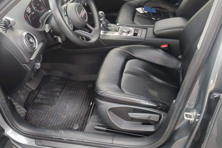 Used Audi A3 2020 Sportback 35 TFSI Ambition China VI Left Front Seat